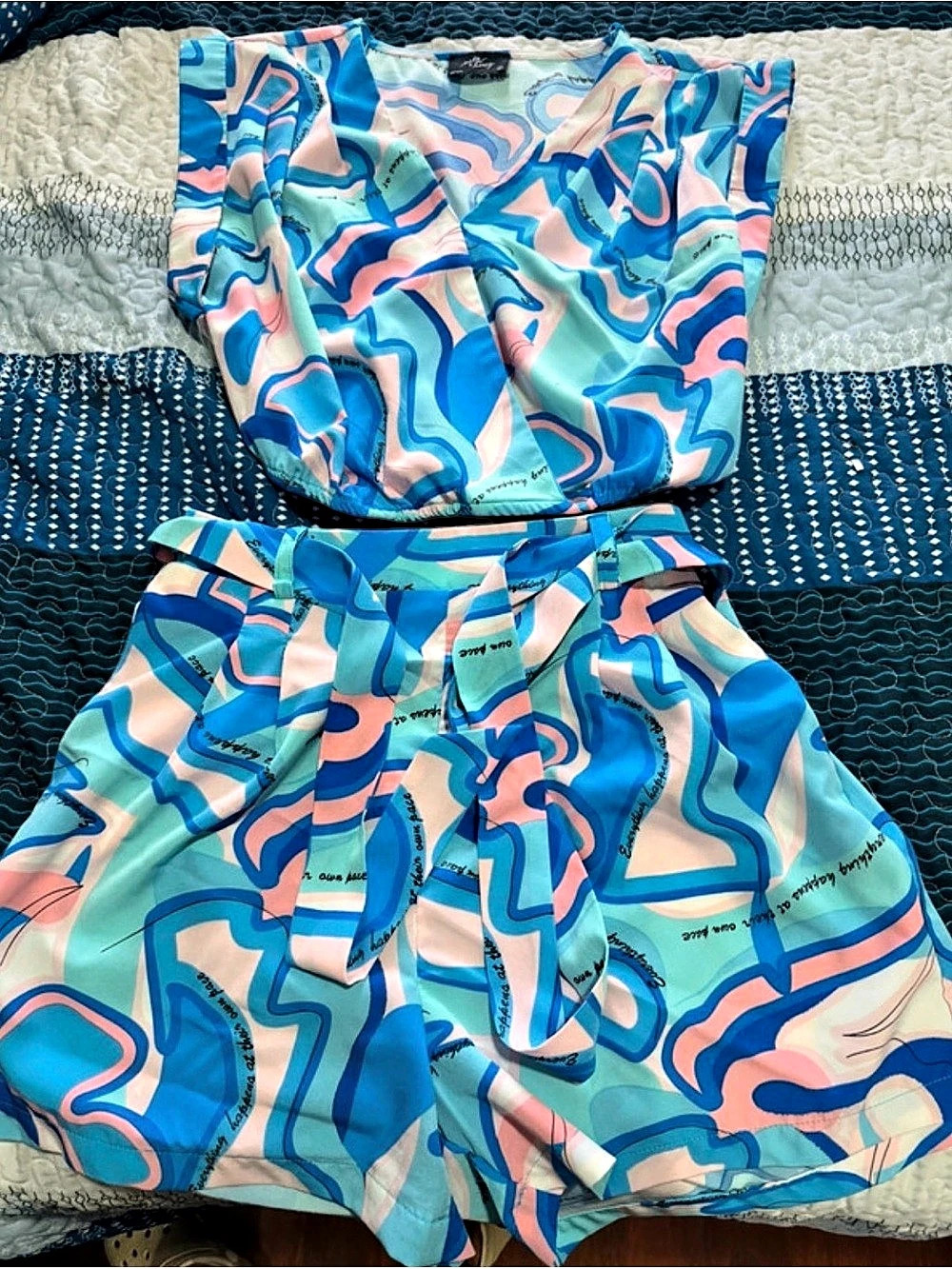 Abstract Print Crop Top & High-Waist Shorts Set in Blue &
